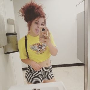 Meet your Posher, Courtney